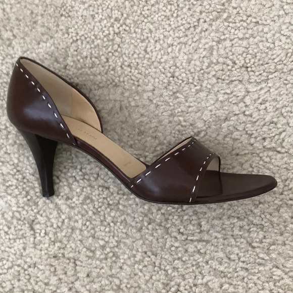 St. John Open Toe Pumps - Picture 4 of 8